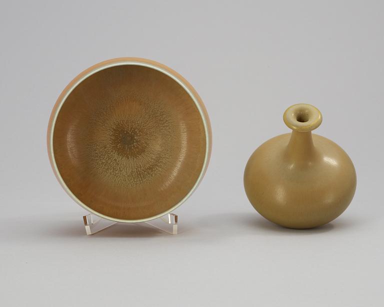 A Berndt Friberg stoneware vase and a bowl, Gustavsbergs Studio 1960 and 1967.