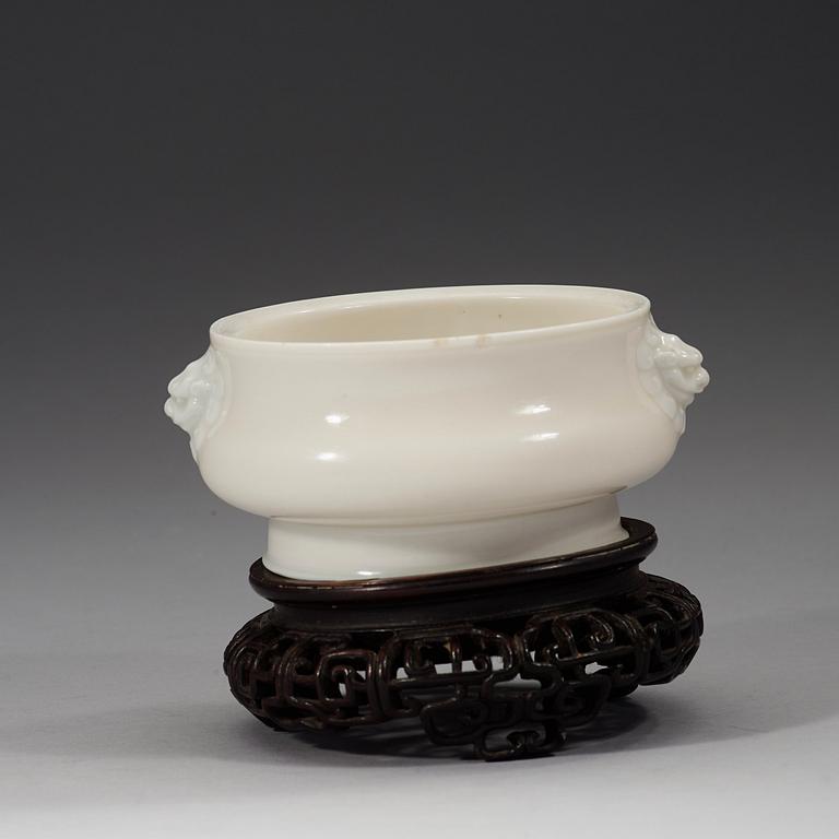 A blanc de chine censor, Qing dynasty, with Chenghuas six characters mark.