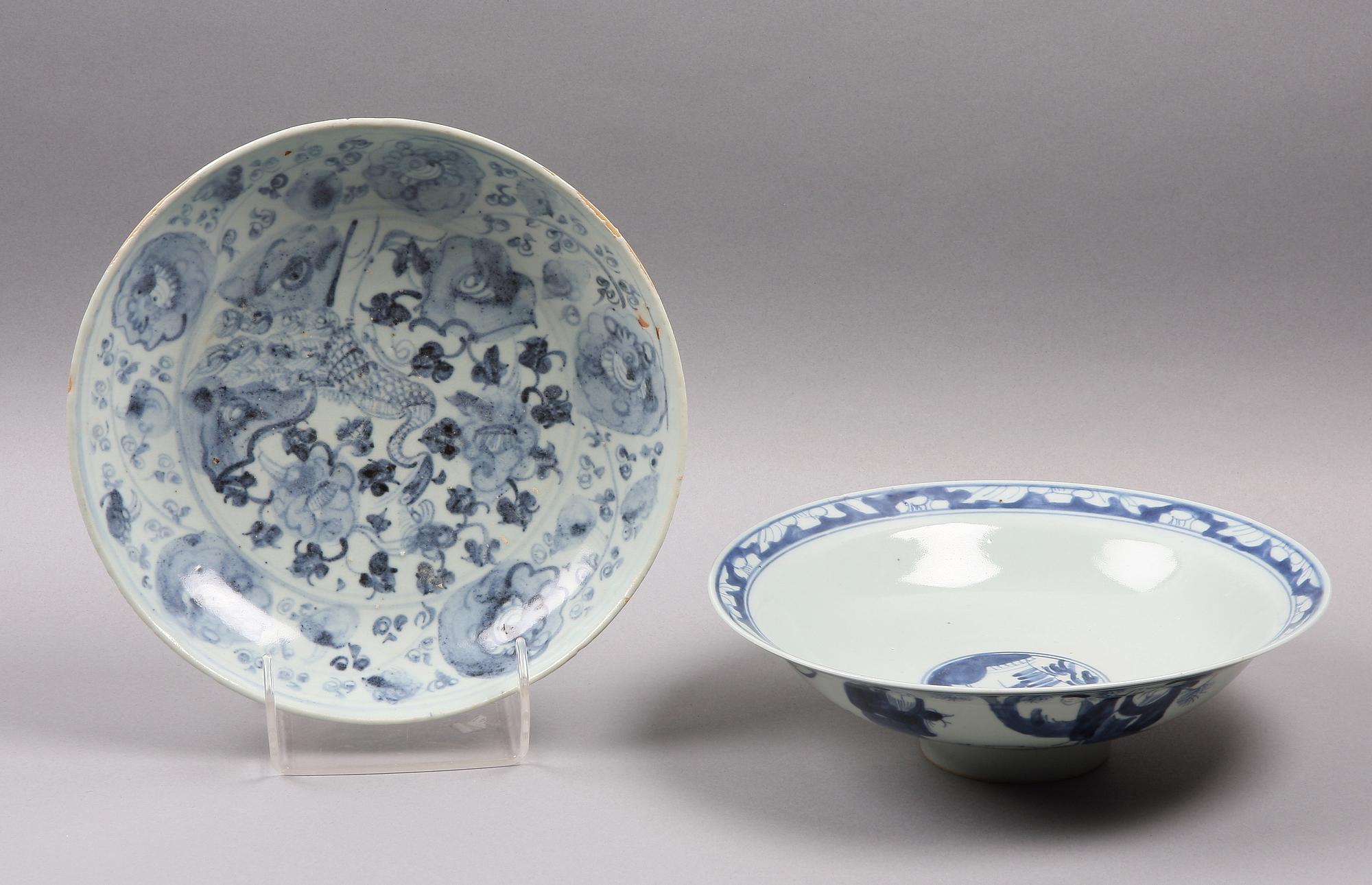 SKÅL, samt 2 SKÅLFAT, porslin, Kina.