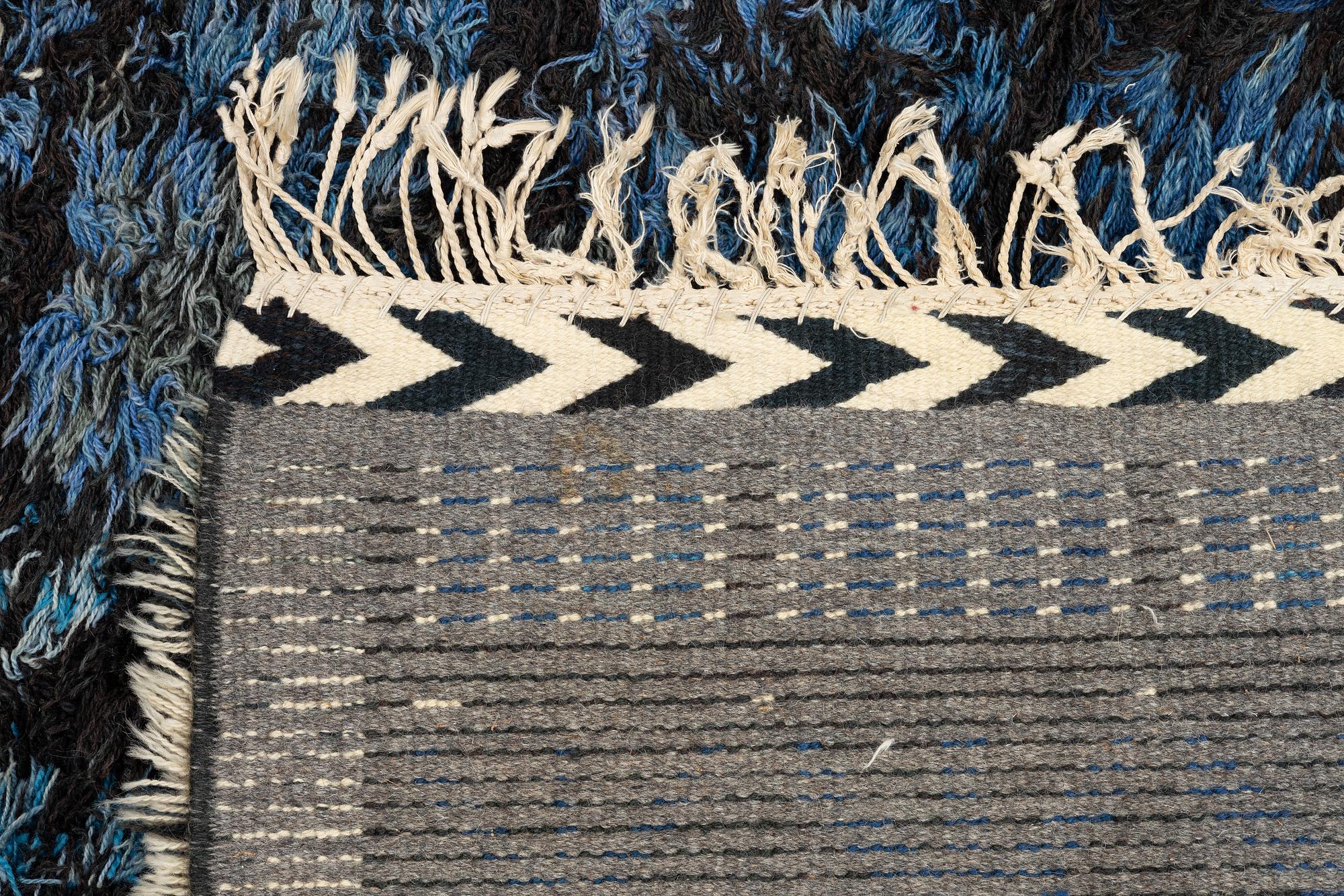 Viola Gråsten, rug, "Skogstjärn", approx. 240 x 155 cm.