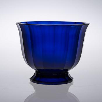 A Josef Hoffamann facet cut blue glass bowl, Wiener Werkstätte, Moser Karlsbad.