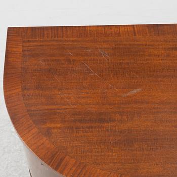 Sideboard, English style, first half of the 20th century.