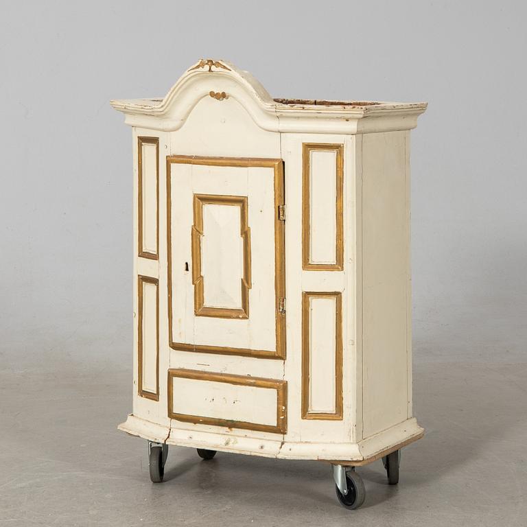 Väggskåp, 1700-tal.