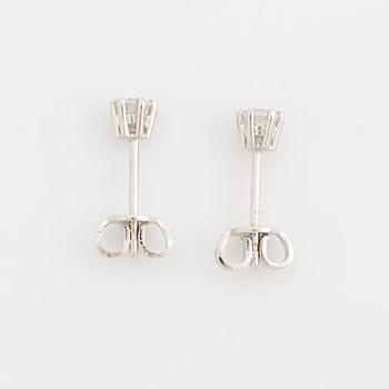 Brilliant cut diamond earrings.