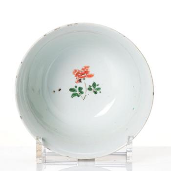 A famille verte bowl, Qing dynasty, Kangxi (1662-1722).