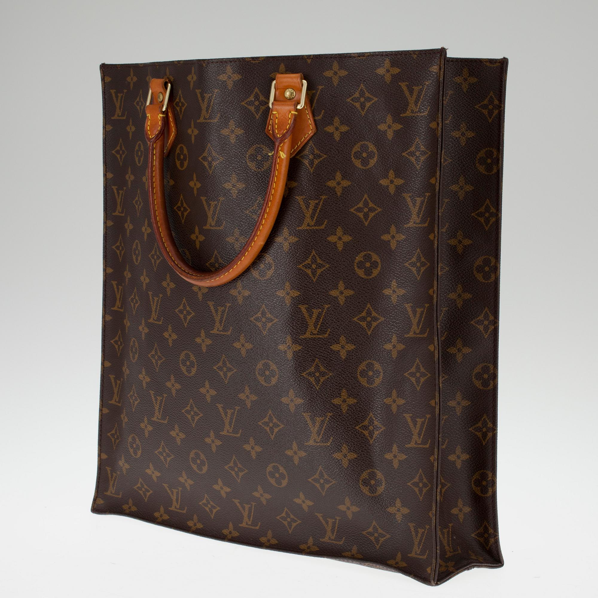 VÄSKA, "Sac Plat", Louis Vuitton.