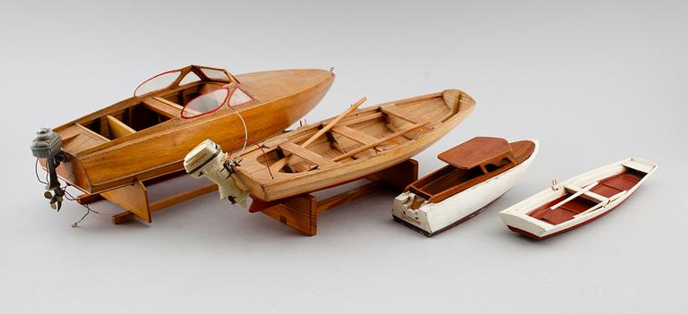 MODELLBÅTAR, 4 st, trä, 1900-talets mitt.