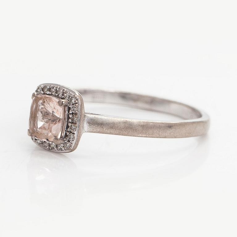 Ring, faceted morganite, octagon-cut diamonds, 18K white gold.