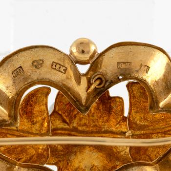 Brooch, 18K gold with pearl. 19th century.