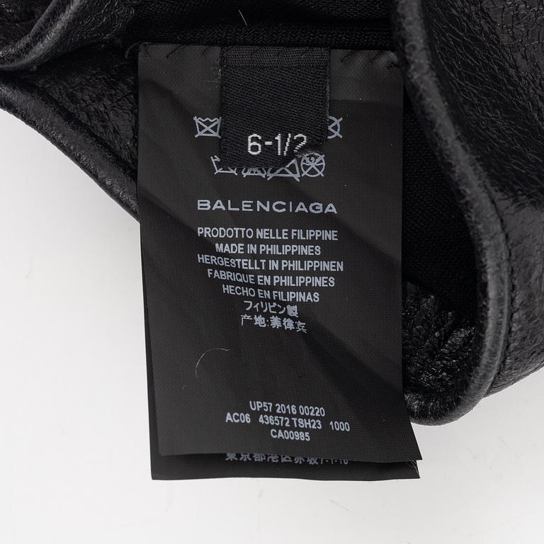 Balenciaga, a pair of gloves, size 6-½.