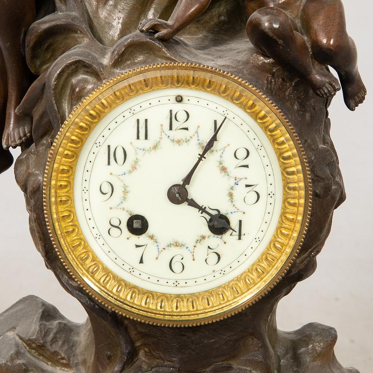 Table pendulum Louis XV style, early 20th century.