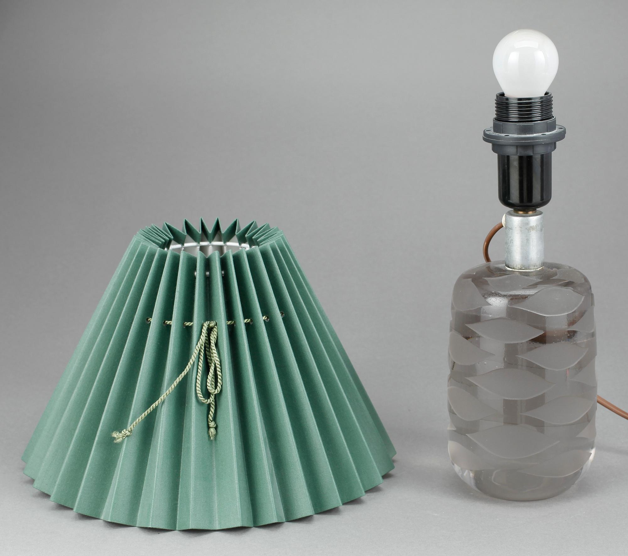 BORDSLAMPA, glas, 1900-talets mitt.