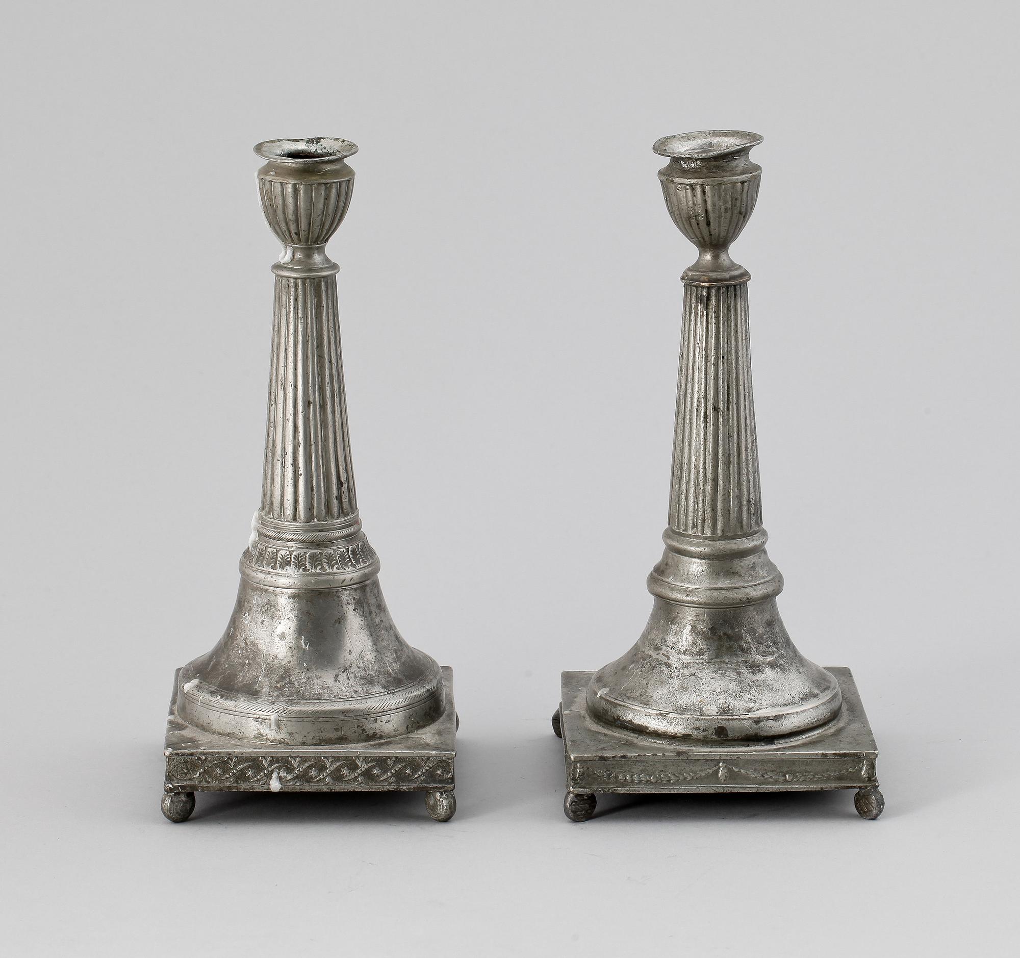 LJUSSTAKAR, 2 st snarlika, tenn, sengustavianska 1800-talets början.