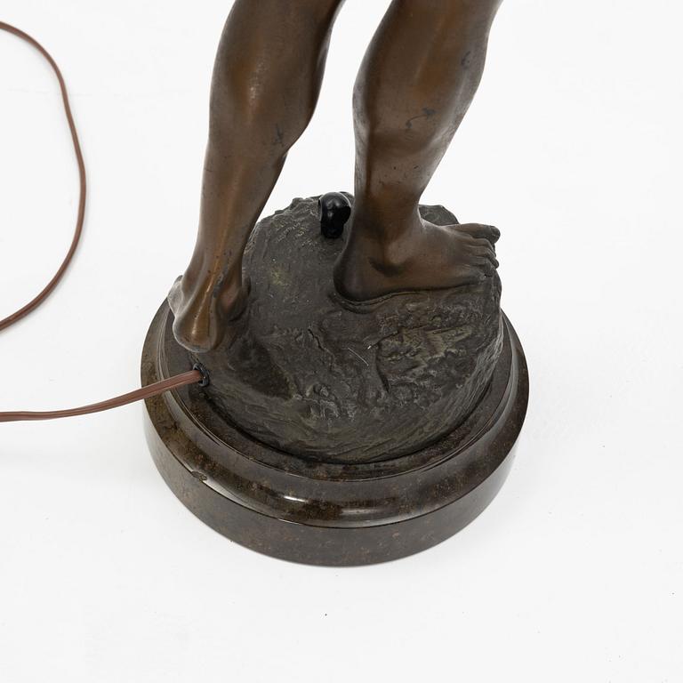Bordslampa/dekorativ skulptur, 1900-talets första hälft.