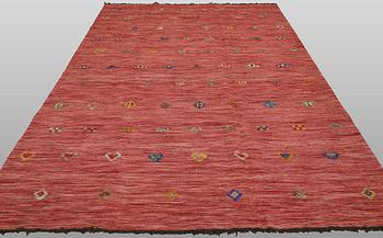 A Kelim carpet, 292 x 200 cm.