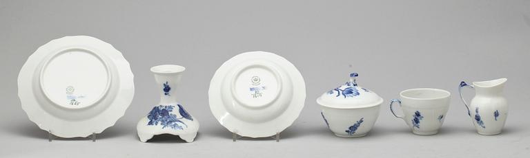 KAFFESERVIS, 43 delar, Blå blomst, Royal Copenhagen.