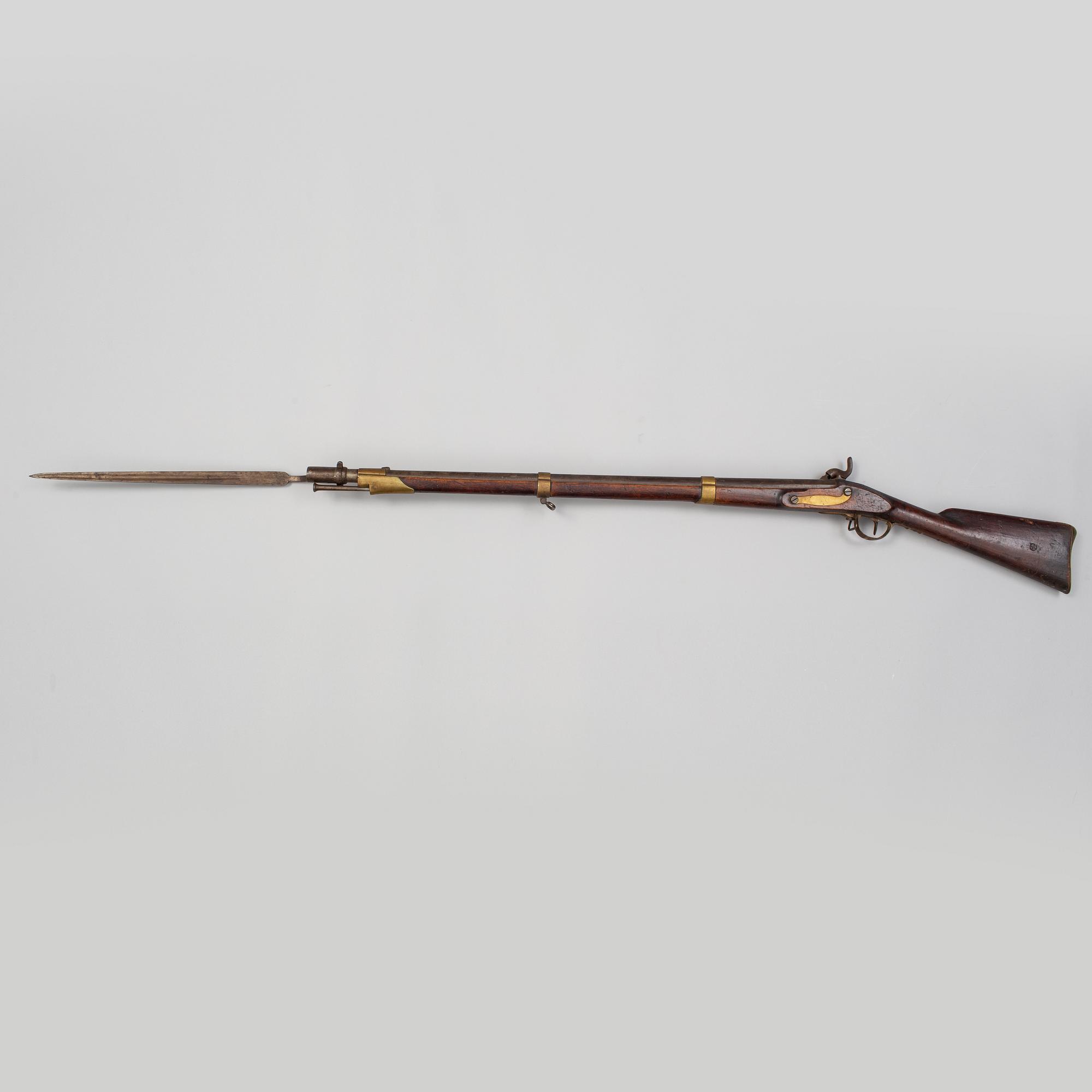SLAGLÅSGEVÄR, svenskt, m/1845 med bajonett.