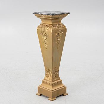 A Louis XV-style pedestal, around 1900.