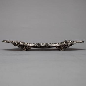 BRICKA FÖR LJUSSAX, silver, Möllenborg, Stockholm 1891, vikt 129 g.