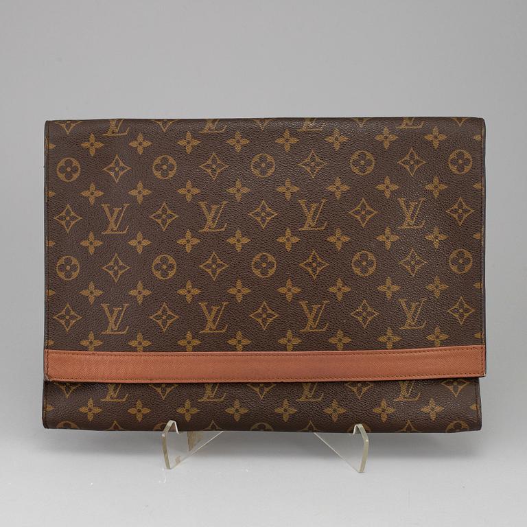 LOUIS VUITTON, a monogram canvas folder / clutch.