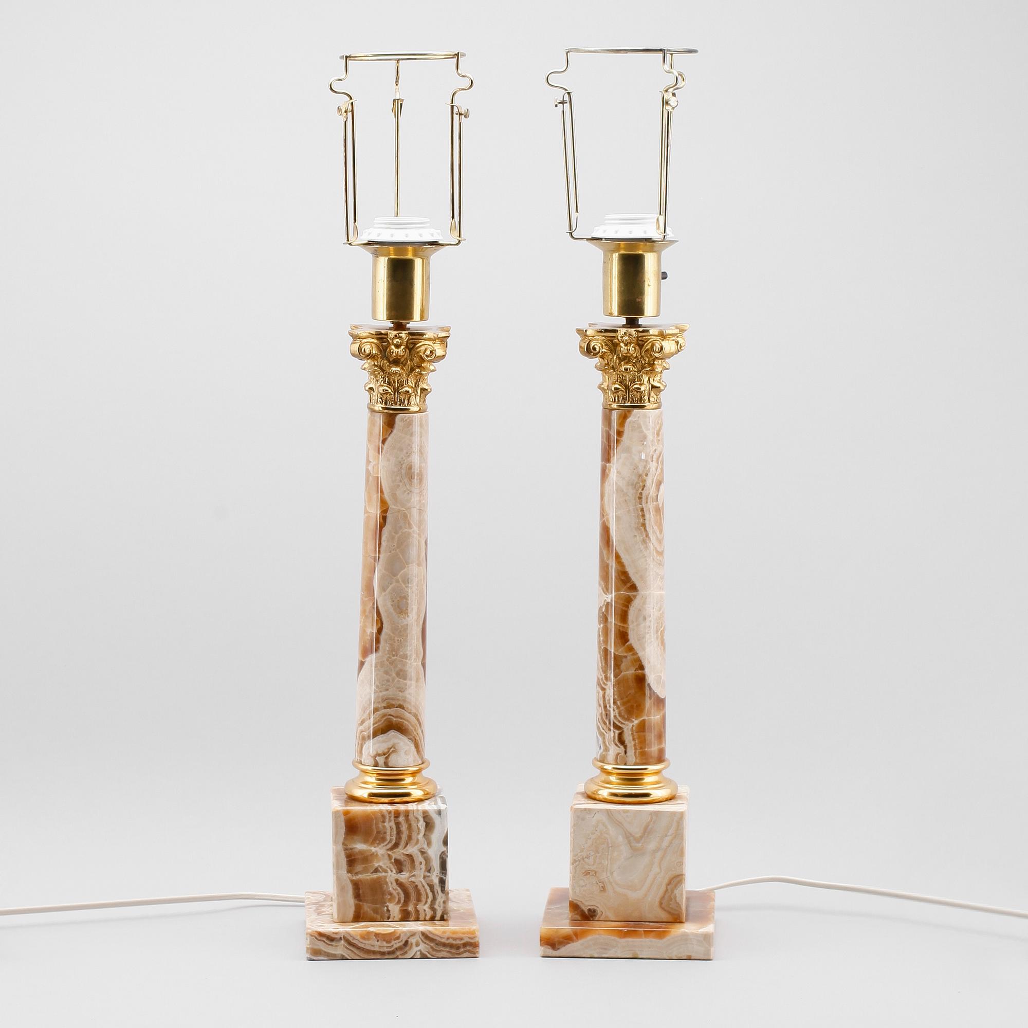 BORDSLAMPOR, 1 par, onyx och mässing, 1900-talets andra hälft.