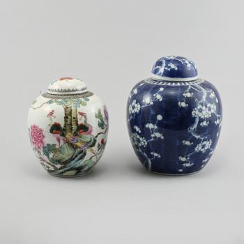 BOJANER, 2 st, porslin, Kina, 1900-tal.