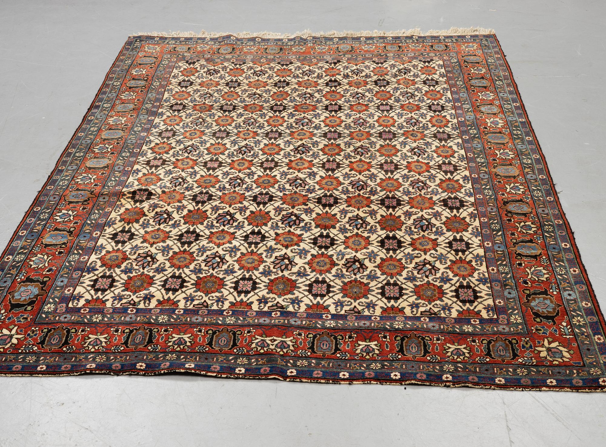 A carpet, semi-antique Veramin, ca 300 x 204 cm.