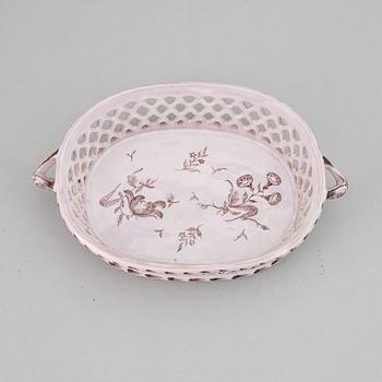 Gallerkorg, fajans. Rörstrand, 1700-tal.