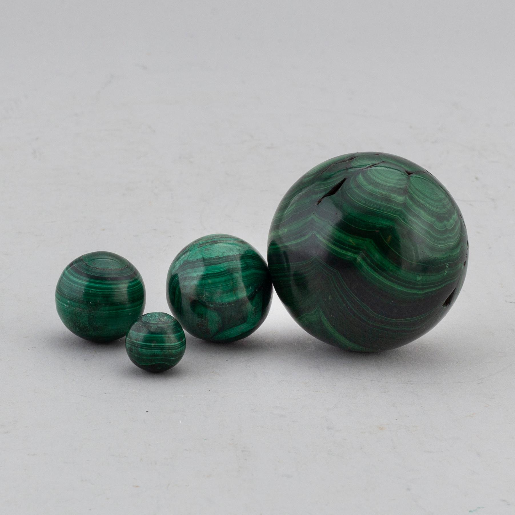 KULOR, 4 st, malakit, 1800-tal.