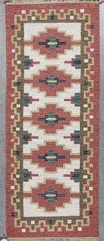 MATTA, rölakan. Signerad G K. Ca 249x99 cm.