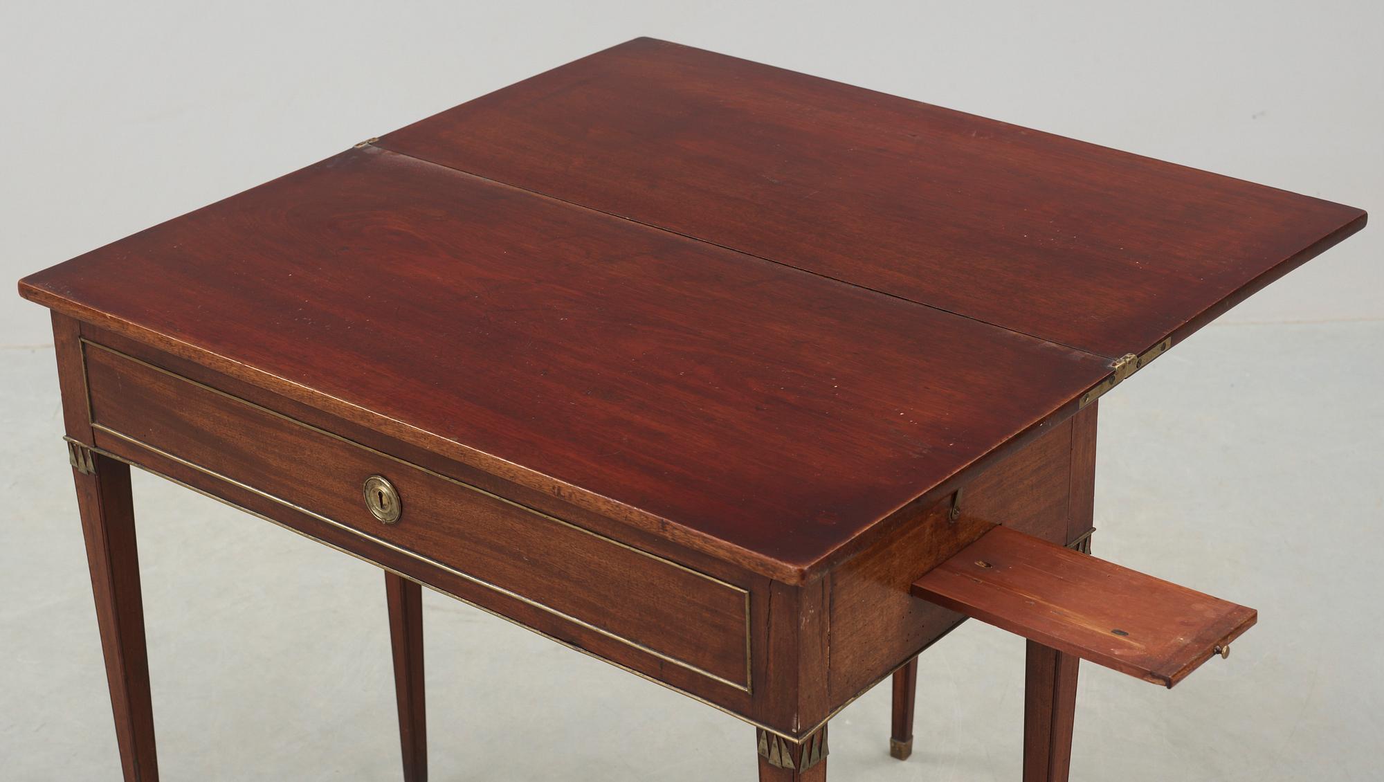 SPELBORD, sengustaviansk, 1800-talets början.