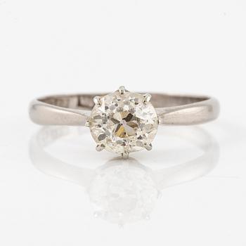Ring 18K white gold with an old-cut diamond.