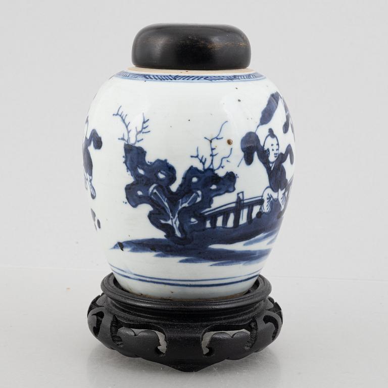 A blue and white 'playing boys' jar, Qing dynasty, Kangxi (1662-1722).