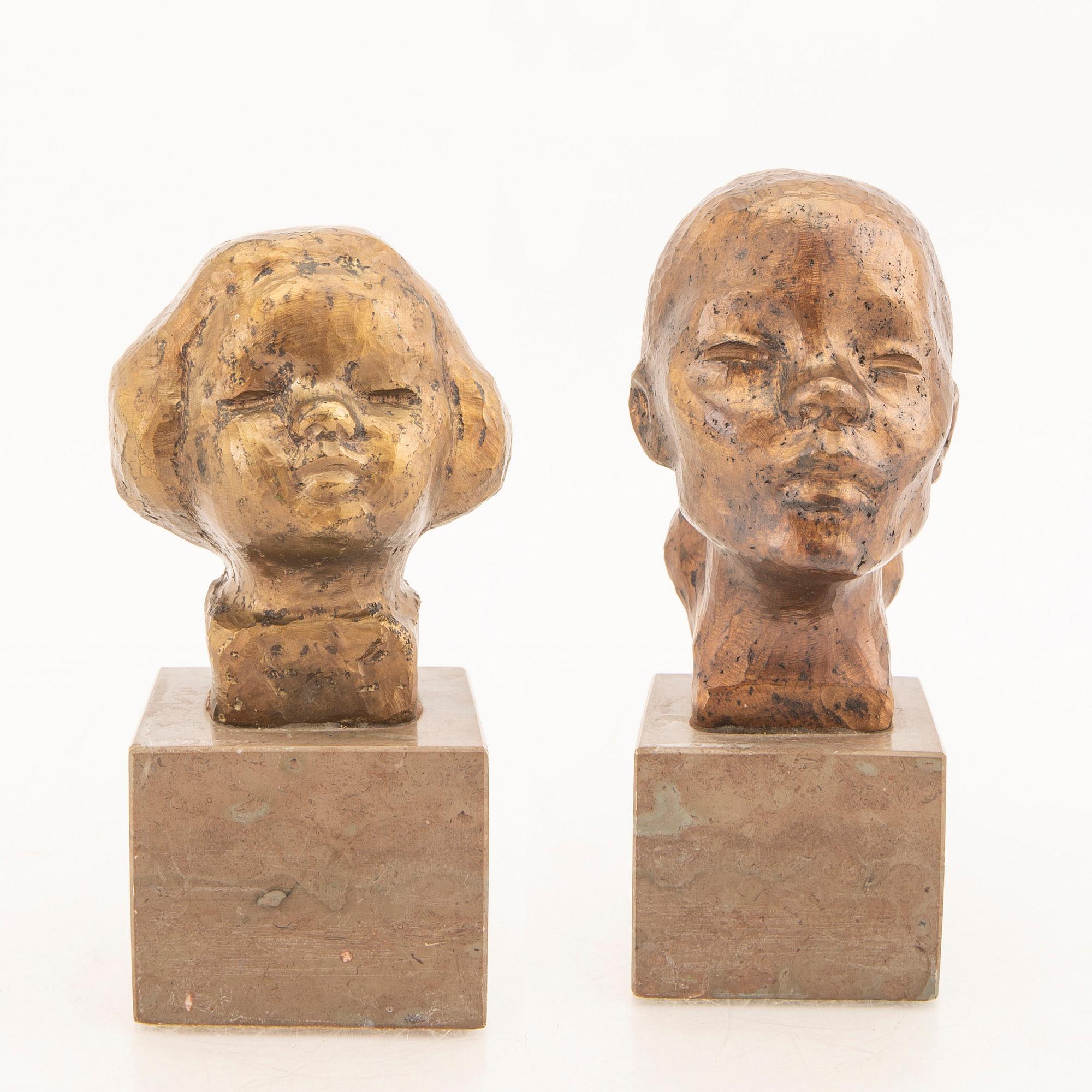 Helge Högbom, skulpturer 2 st. brons, signerade.