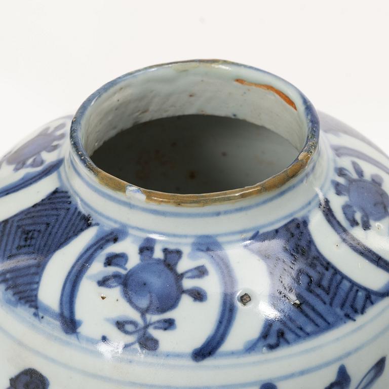 A Chinese blue and white porcelain jar, Ming dynasty (1368-1644) or later.