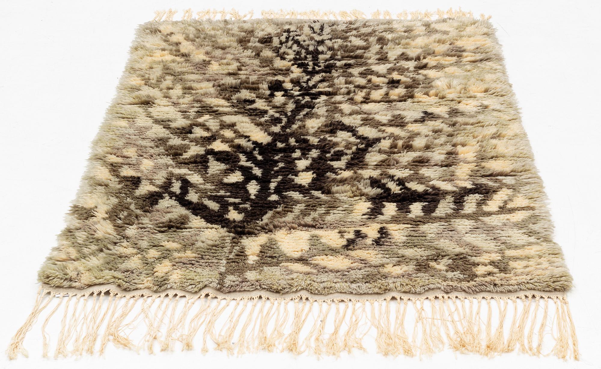 Kirsti Ilvessalo, matta "Ormbunksblad", rya ca 164 x 108 cm, för Finska handarbetets vänner.