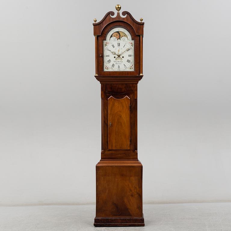 An English longcase clock, first half of the 19th century.