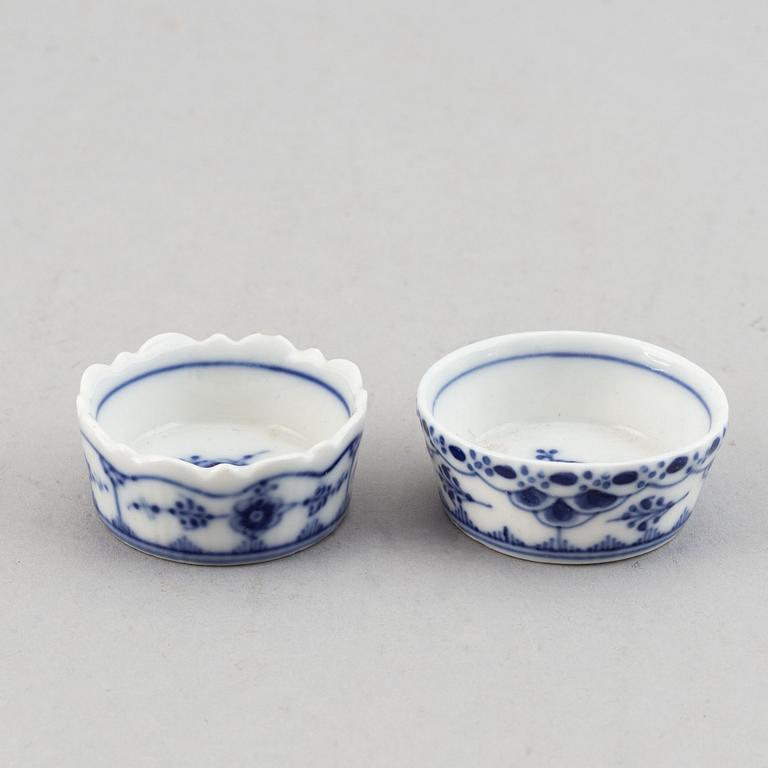 A mixed lot of Royal Copenhagen "Blue Fluted" porcelain 27 parts.