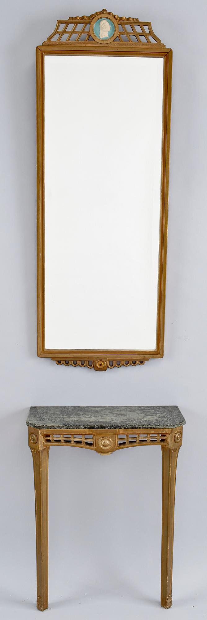 SPEGEL med KONSOLBORD, gustaviansk stil, 1900-talets början .