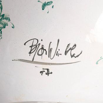 Björn Wiinblad, stor skål, glaserad keramik, Danmark, daterad 1977.