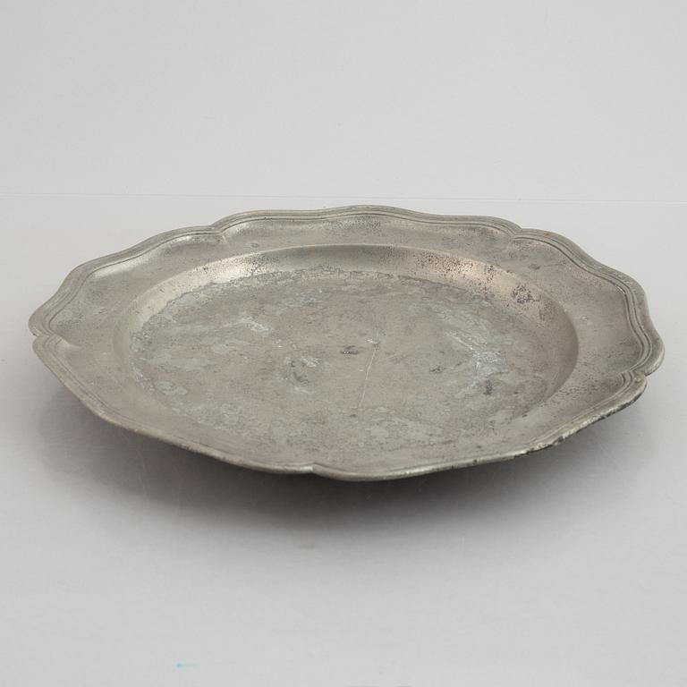 A rococo pewter tray by M. Söderberg, Stockholm 1744.