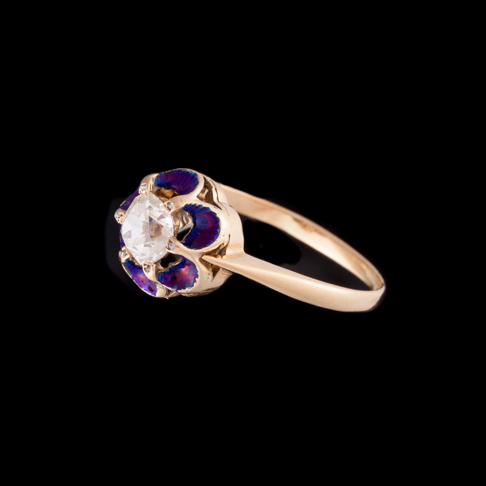 RING, guld, gammalslipad diamant, emalj. Svenska stämplar. Vikt ca 2,7 g.