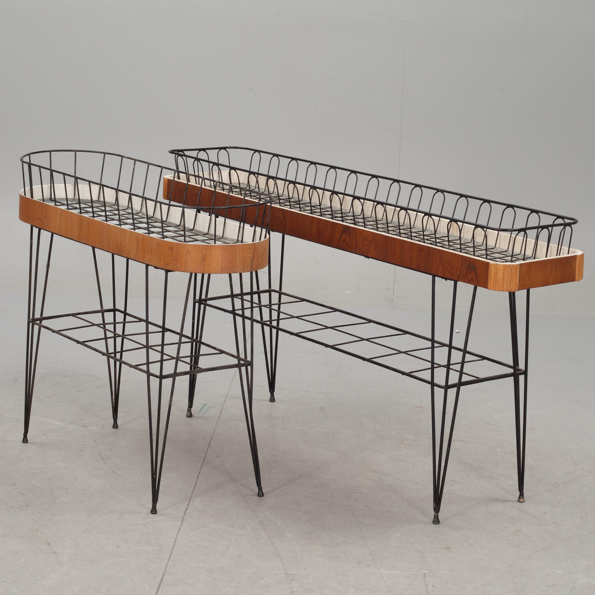 BLOMBORD, 2 st, stringmodell, 1900-talets mitt.