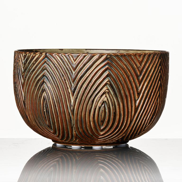 Axel Salto, a 'fluted style' sung glazed stoneware bowl, Royal Copenhagen, Denmark 1968, model 20568.