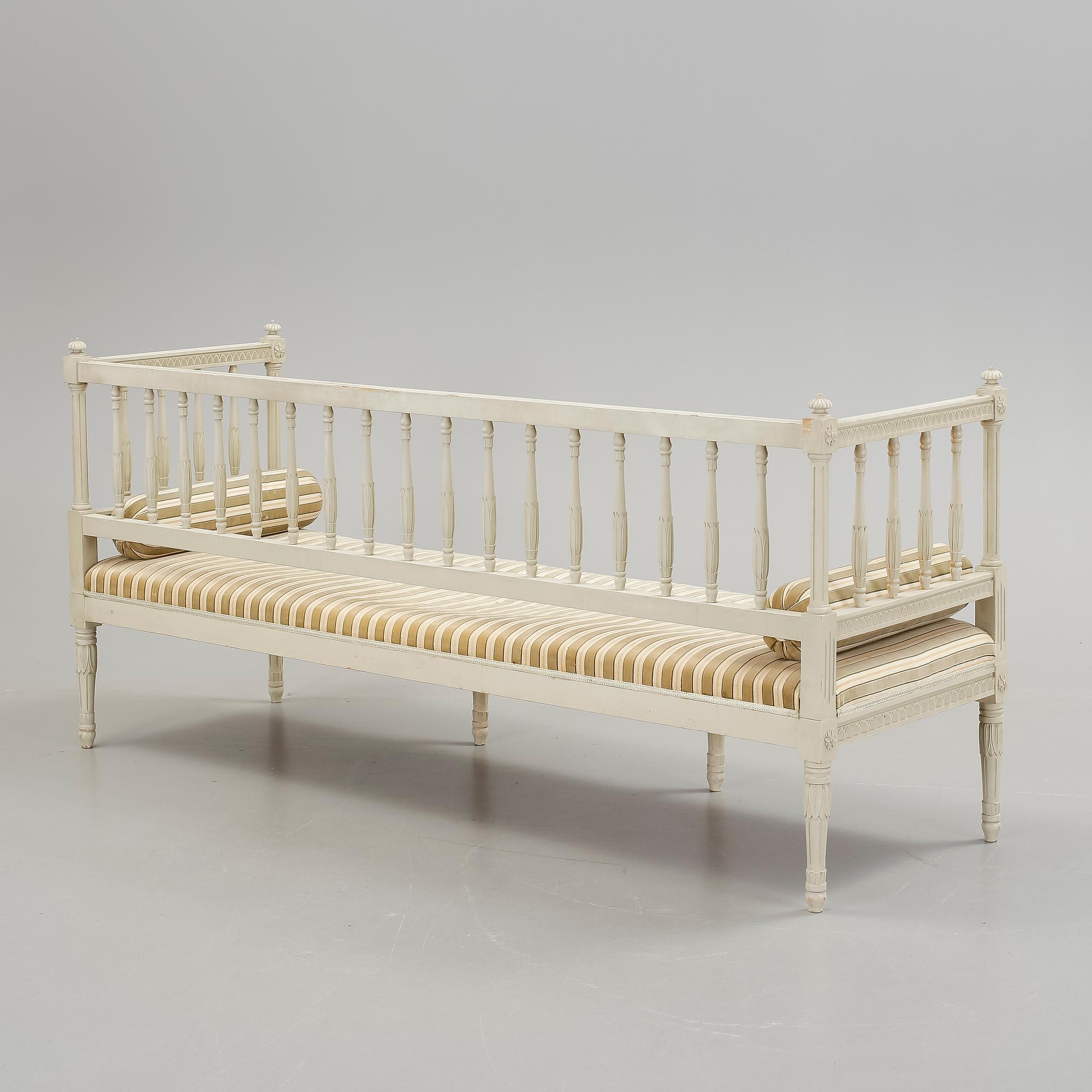 SALONGSGRUPP, 3 delar, Gustaviansk stil, 1900-talets andra hälft.