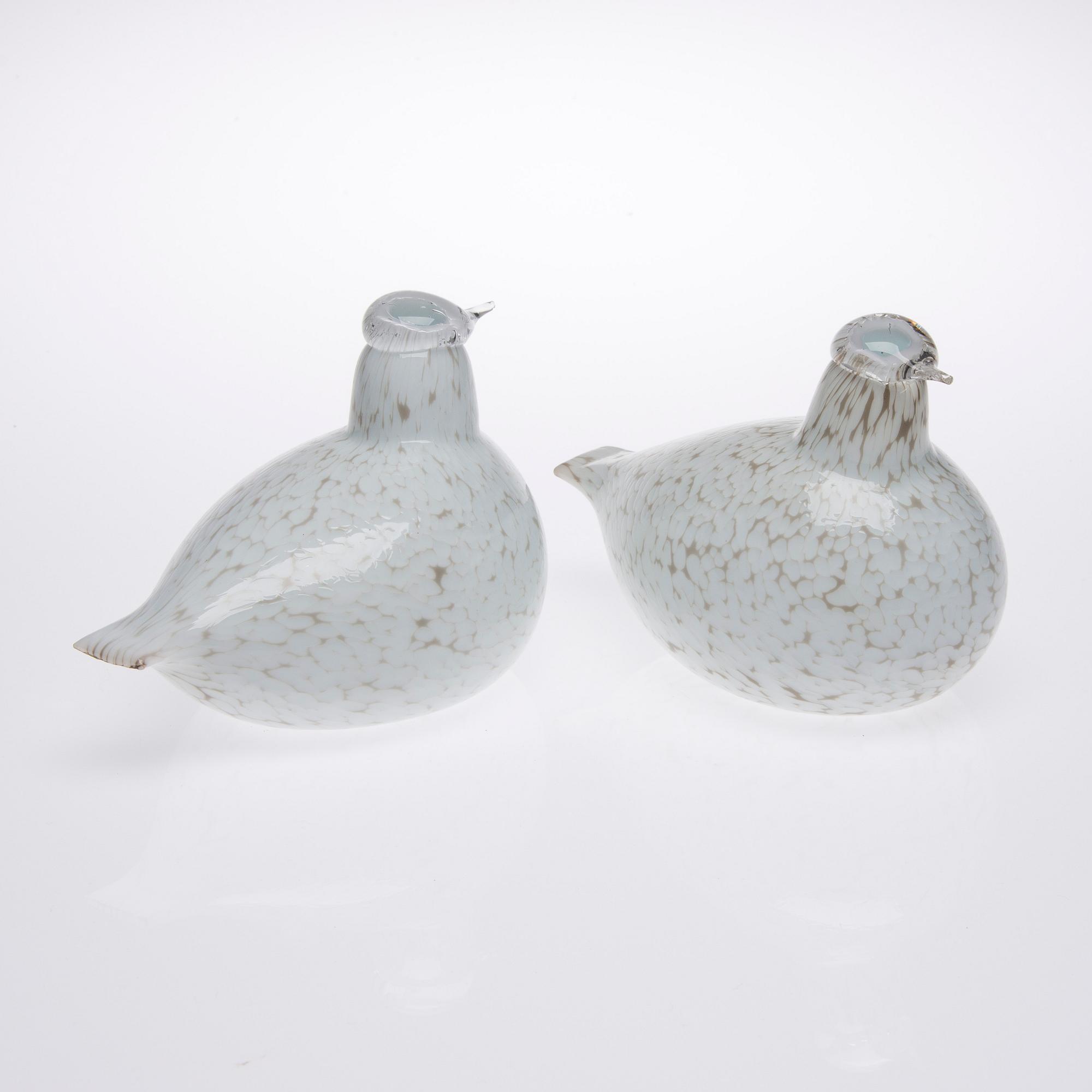 FIGURIINEJA, 2 kpl, lasia, signeerattu O. Toikka, Nuutajärvi, Finland.