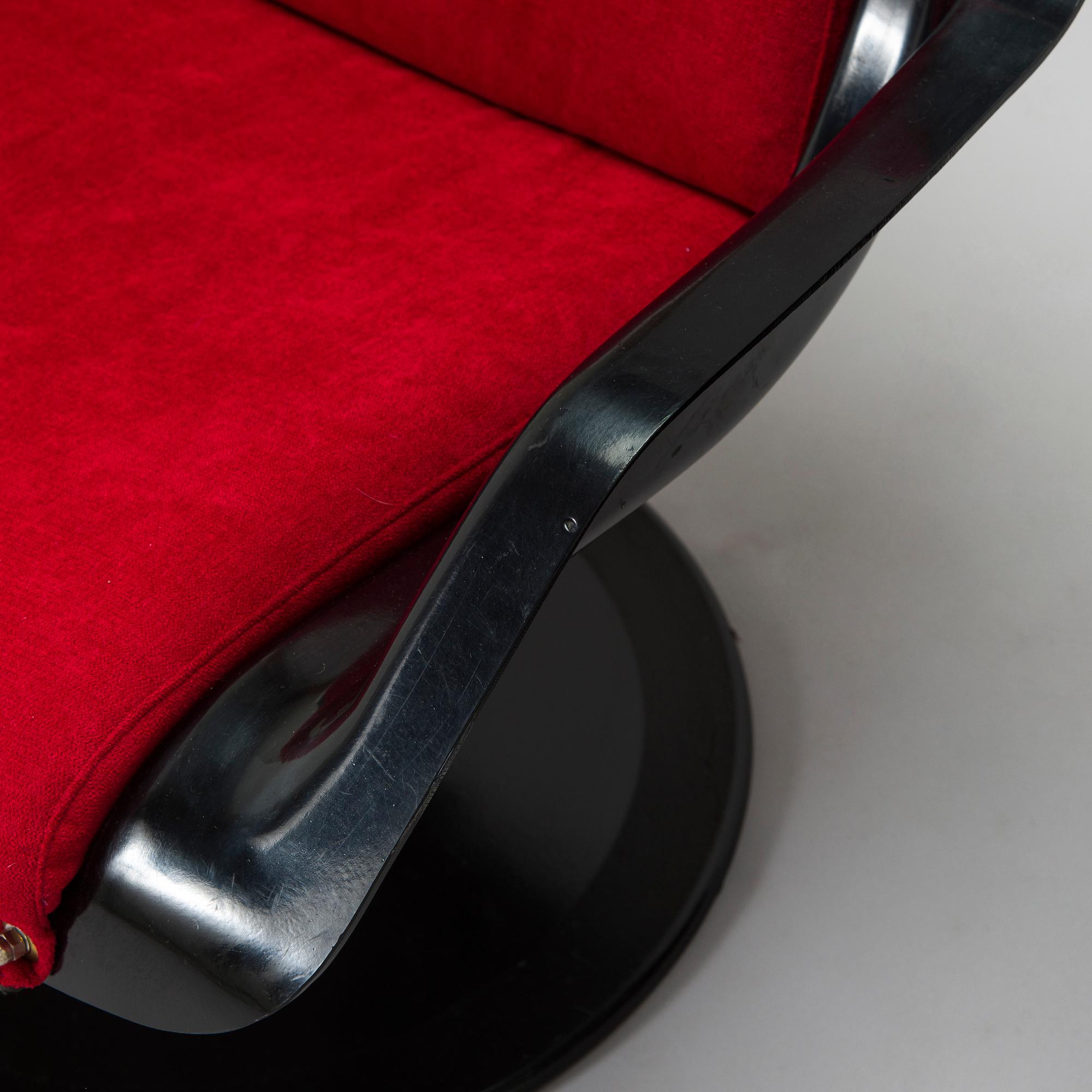 Yrjö Kukkapuro, a pair of 1960/1970s armchairs, model 3814-KF, for Haimi.