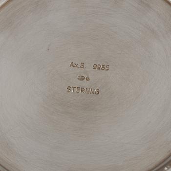 BÄGARE MED LOCK, sterlingsilver, svenska importstämplar, 1900-tal. Vikt 840 g.