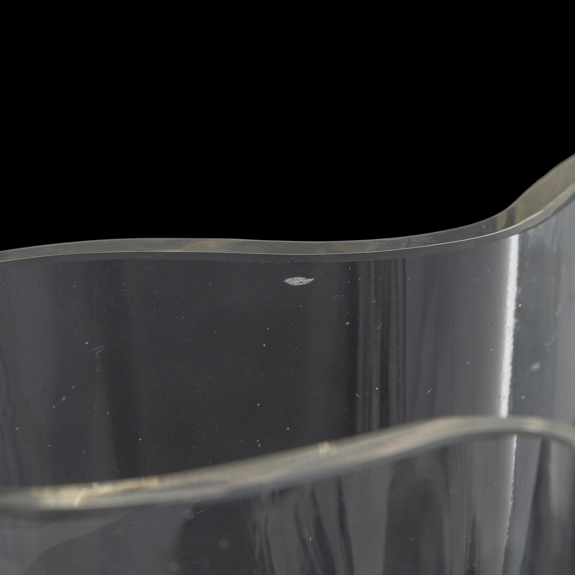 Alvar Aalto, A '9750' vase Karhula Glassworks in production 1937-1949.