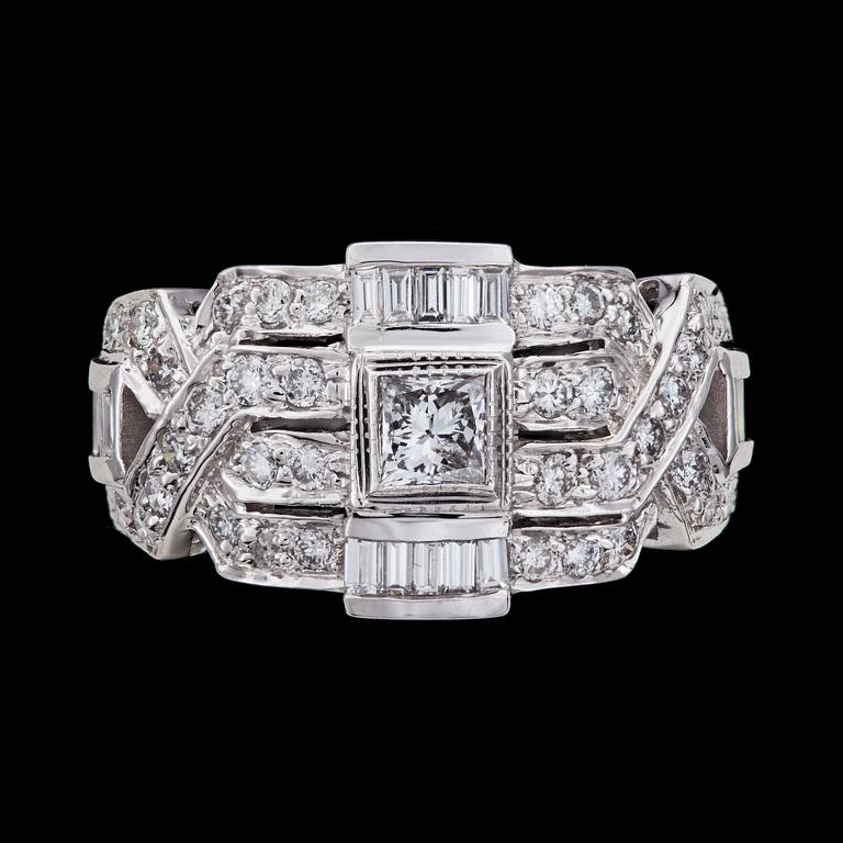 RING, princess, baguette and brilliant cut diamonds, tot. app. 1 ct.
